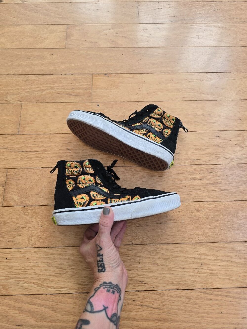 Vans Sk8-Hi 2.0 Halloween Pumpkin Jack-O'-Lantern Black High Top Sneakers KIDS 2